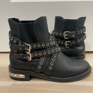 Miu Miu 5T652A Bisonte 2 Nero (Black) Women’s Biker Leather Boots Size 41 Buckle